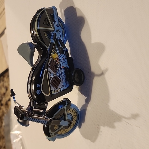Black Retro motorcycle tin toy collectible motorcycle approx 6 " long - Picture 2 of 5